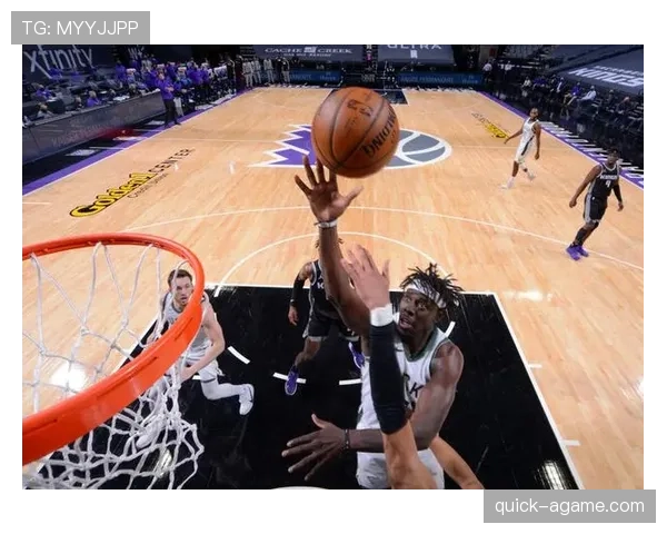 芬利无球跑动拉开空间，改变对手防守布局